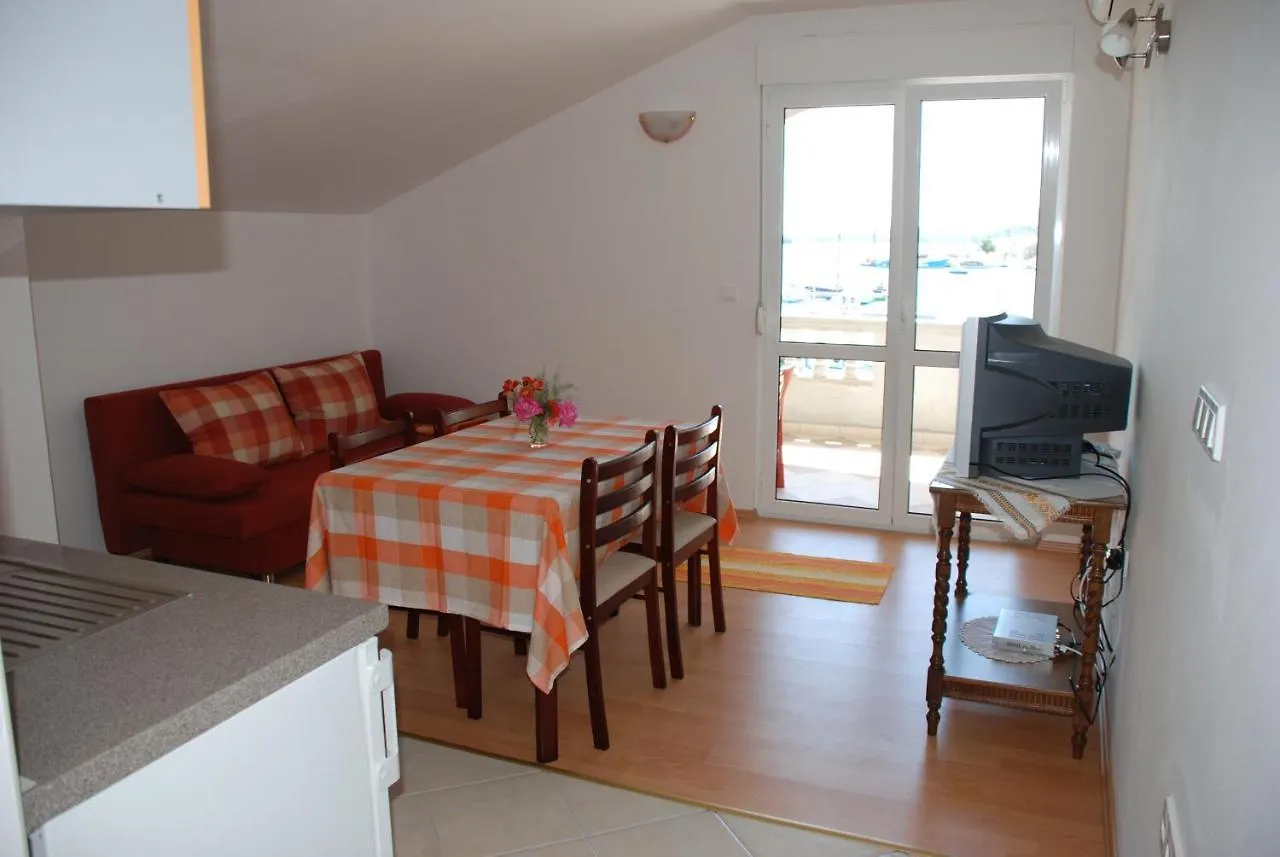 Apartment Kukljica 8478A Croatia